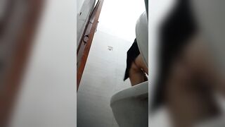 cammara ẩn Quay Lén WC các em xinh tươi nhìn nứng cặc - phần 27
