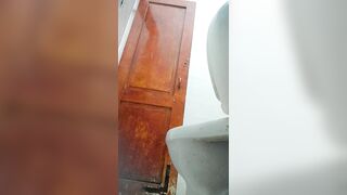 cammara ẩn Quay Lén WC các em xinh tươi nhìn nứng cặc - phần 31