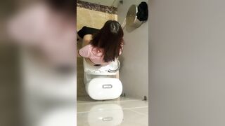 cammara ẩn Quay Lén WC các em xinh tươi nhìn nứng cặc - phần 37