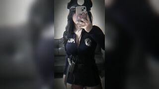 Em yêu cosplay cảnh sát, anh rủ thằng bạn thân chơi some chịch nát bướm em