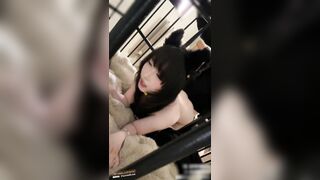 Nếu anh không đồng ý cưới em, em sẽ nhốt anh lại và biến anh thành một con chó để xem