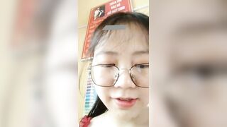 Cô giáo tiểu học live sex ngay trên lớp học