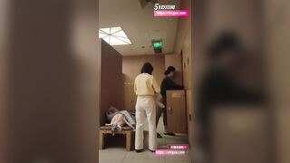 quay lén trg phòng thay đồ tập thể nhà tắm nữ,nơi thiên đường của đàn ông #3