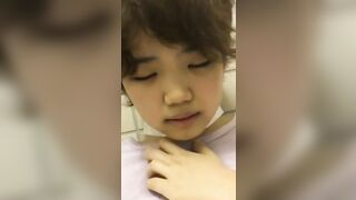 Mới dụ được em học sinh cấp 3 vào nhà vệ sinh(1)