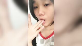 Noel ba mẹ không cho đi chơi em ny quay clip gửi cho bạn trai để đền bù