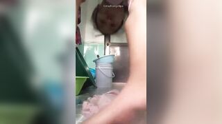 Rửa sạch hàu để đi date với anh trai mưa tối thứ 7 máu chảy về tim