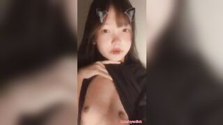 Em nhi  non búp dễ thương