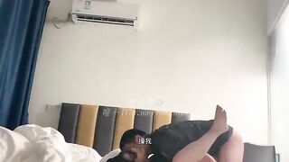 Cậu họ sang chơi thấy cháu gái 17 tuổi ở mình nên dụ dỗ nó cho đụ.