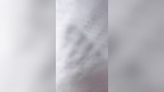 Chưa bôi trơn đã nhét vào rồi kêu đau, lại còn cứ bắt tắt video