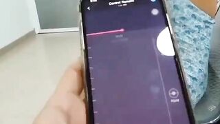 Chơi toy bắn nước trong spa