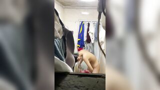 Quay lén em gái hàng xóm tắm 2