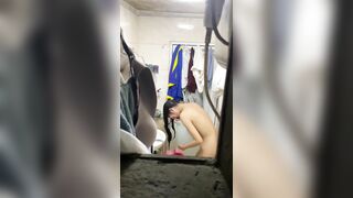 Quay lén em gái hàng xóm tắm 2