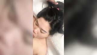 Nứng quá phải sang chị hàng xóm đụ vô miệng