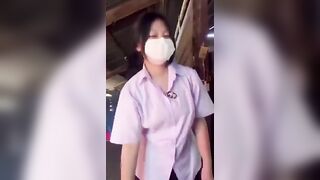 Vừa mới đi học về cô em học sinh lớp 10 tây bắc đã tranh thủ khoe vú móc lồn.