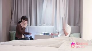 siêu phẩm sinh viên phục vụ đại gia bị quay lén rồi tung lên mạng - phần 2