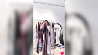 Hớ hênh, Chủ Shop quần áo Thay đồ Live stream, Lộ Vú Trong gương loli mình dây