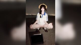 Móc lồn, Con đĩ Loli mình dây Ko lông Trên Siêu xe, Bắt ra biển Public thủ dâm