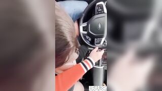 Clip Sex Gái xinh liếm buồi điêu luyện cực nứng