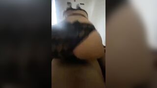 trưa bố mẹ ở nhà mà em rên to quá a phải nhét quần lót vào mồm