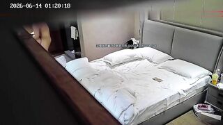 Hack cam gia đình con trai cưng dắt bạn học về nhà đụ nhau tới tấp.