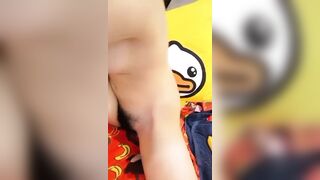 Vú to căng rậm lông ngửa lồn thủ dâm