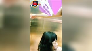 Clip Sex Doggy vợ xinh đẹp vú ngon mông căng ở thang máy