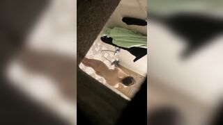 chủ trọ khốn nạn quay lén các em sinh viên thuê trọ tắm nhìn em nào cũng nuột - p 4