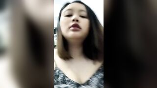 Vú to thủ dâm 321