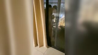 Xỉn ngủ dậy thấy tụi bạn nó địt nhau ngoài ban công , nhìn nứng vãi cặc