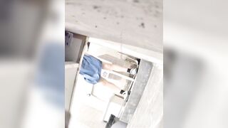 Ông chủ trọ biến thái đặt cam quay lén toàn em sinh viên đẹp lồn ngon đi đái.