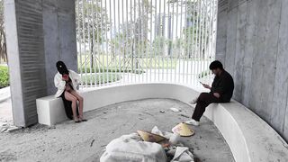 Khoe lồn trước mặt người lạ