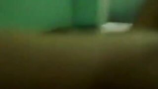 Clip sex cổ điển e gái dáng ngon vừa gọi nch vs b trai vừa xem lại clip đụ của mình