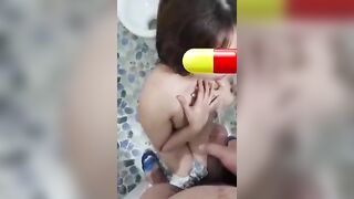 Anh trai đái vào mặt con em họ vì tội cãi lại k nấu cơm
