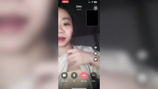 gạ em nó gẫy lưỡi em mới cho xem một tý vú