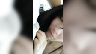 Nhà có con em kế siêu ngoan, anh nứng bảo bú cặc là bú liền