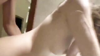 Tranh thủ bố mẹ vắng nhà anh họ lôi con em hàng ngon ra địt