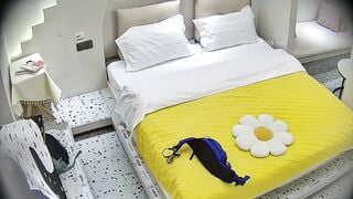 Lắp cam quay lén trg phòng nhỏ e họ phát hiện cứ k có ng ở nhà là lại rủ bồ về đụ #1