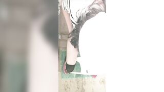 Video được quay trong nhà vệ sinh nữ vào đầu những năm 2000