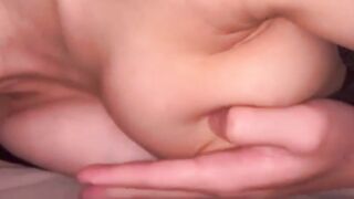 Người yêu nó say rồi, lén đưa vào phòng mày bóp vú đi, không biết đâu