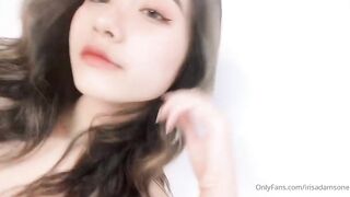 Gái xinh show hàng