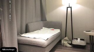 Quay lén địt e gái gọi chân dài,đếm tiền xg là lột đồ cho e bú cu đụ luôn trên sofa