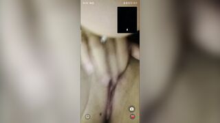 bé HS non tơ mới lớn đã bị dụ call show hàng thủ dâm với bím non