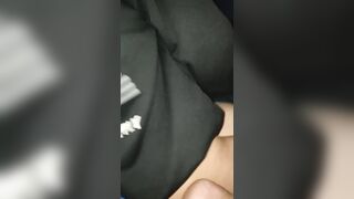 Chị gái mệt muốn ngủ mà thằng em họ 17 tuổi nứng cặc đè đụ doggy.