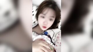 Em gái 16 tuổi mới lớn lồn vú non tơ đã biết gọi vốn khoe vốn tự có.