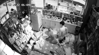 Tiệm thuốc tây bất ổn ăn với địt là chính bán thuốc là phụ - phần 3