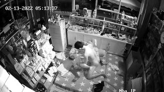 Tiệm thuốc tây bất ổn ăn với địt là chính bán thuốc là phụ - phần 4