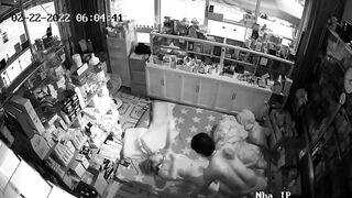 Tiệm thuốc tây bất ổn ăn với địt là chính bán thuốc là phụ - phần 5