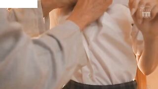 JAV Vietsub Người cha dượng khó tính đã kiểm soát tình dục con gái