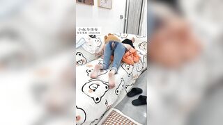 Xé rách quần đụ nhỏ em họ sướng phải run rẩy co giật bỉm rỉ đầy nước lồn ướt đẫm