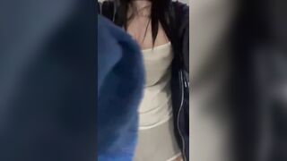 Gái xinh Gymer, Lười Bói Ko mặc Áo Vú đi TTTM Nứng vcl ra